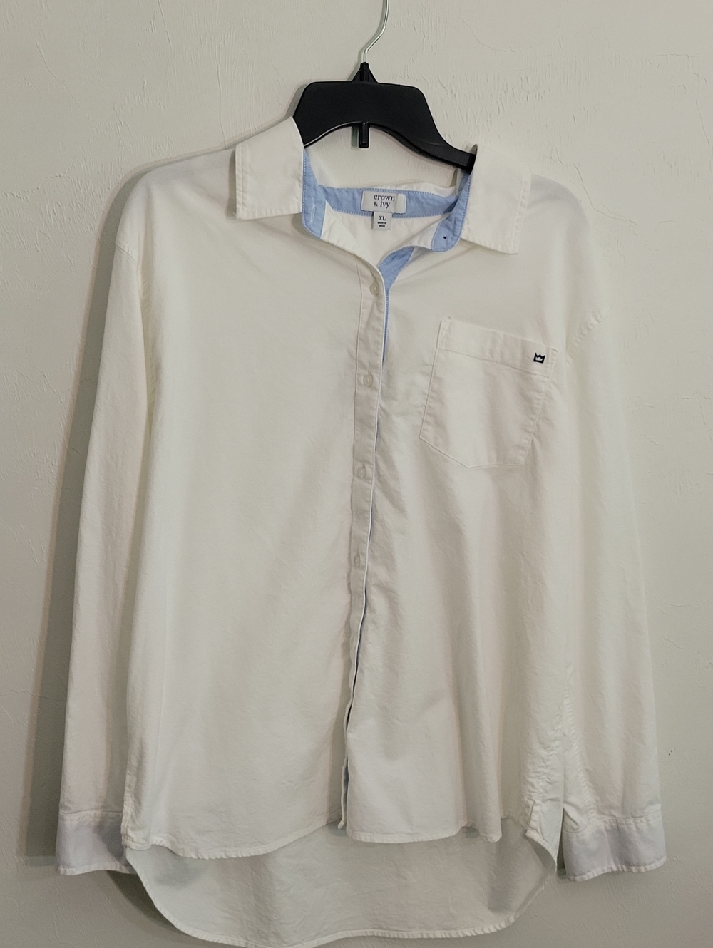 crown & ivy White Button-Up with Light Blue Trim